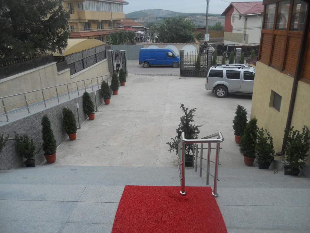 Pensiunea Cristal Tulcea Extérieur photo